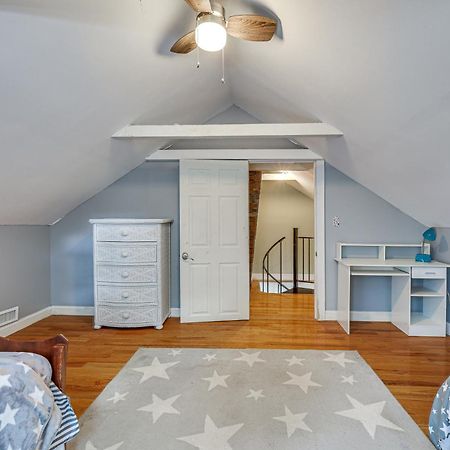 Quintessential New England Home With Patio And Grill! Putnam Kültér fotó