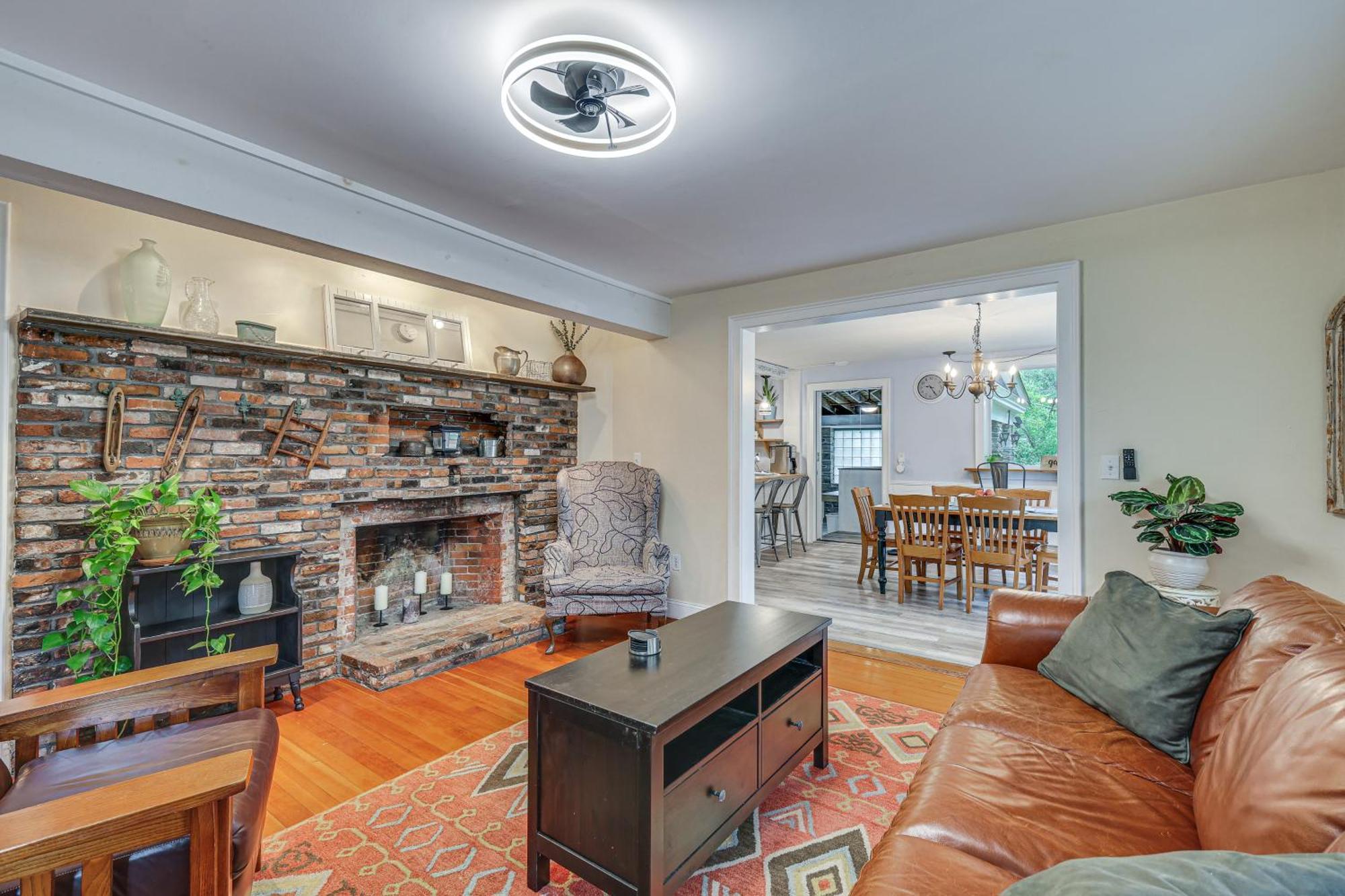 Quintessential New England Home With Patio And Grill! Putnam Kültér fotó