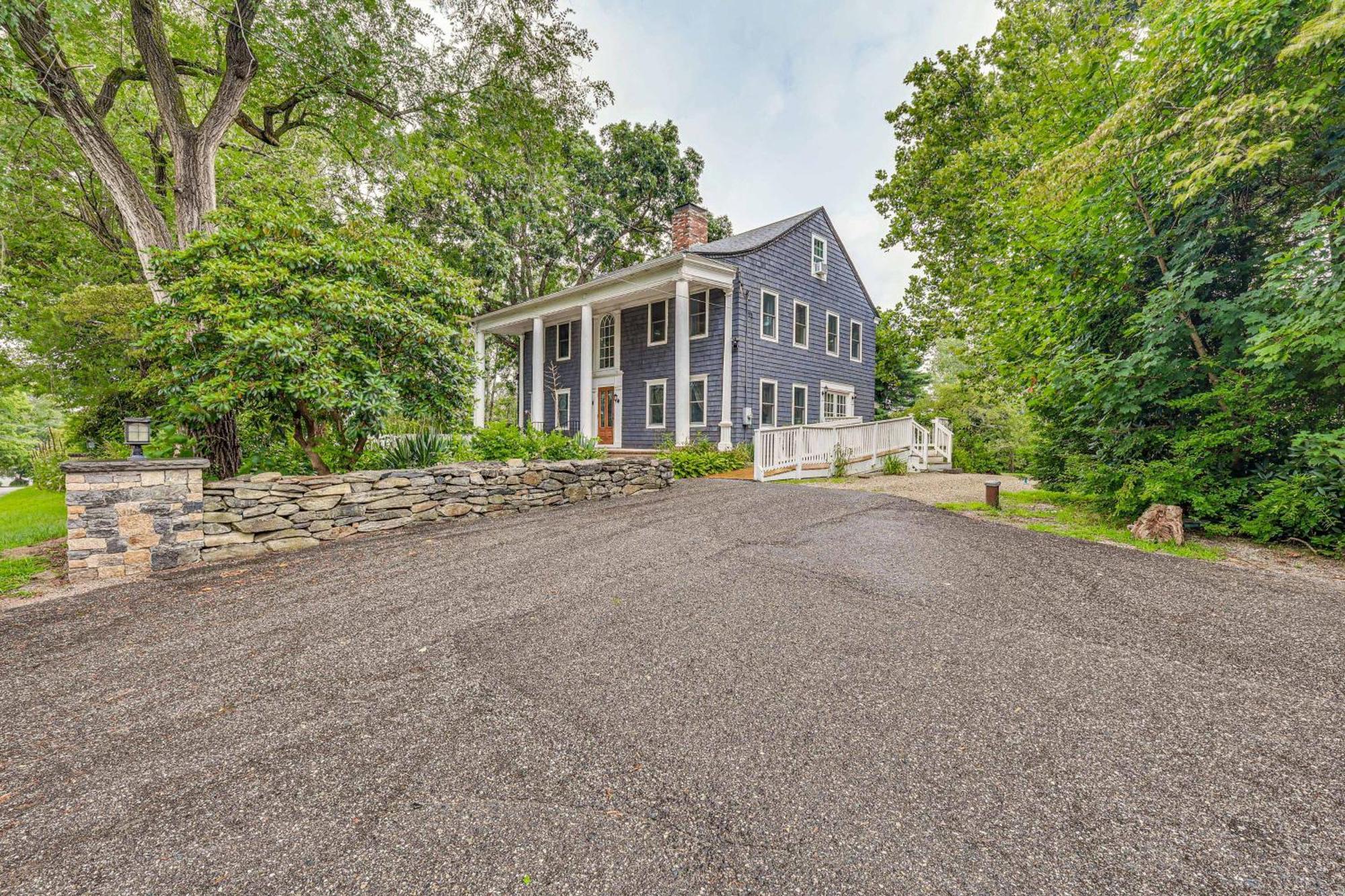 Quintessential New England Home With Patio And Grill! Putnam Kültér fotó